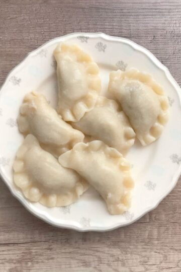 Tradycyjne ciasto na pierogi, pierożki i uszka