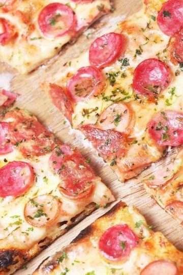 Ciasto na pizzę. Jak zrobić szybkie cienkie ciasto na pizze
