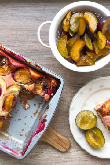 Jogurtowe ciasto ucierane ze śliwkami węgierkami