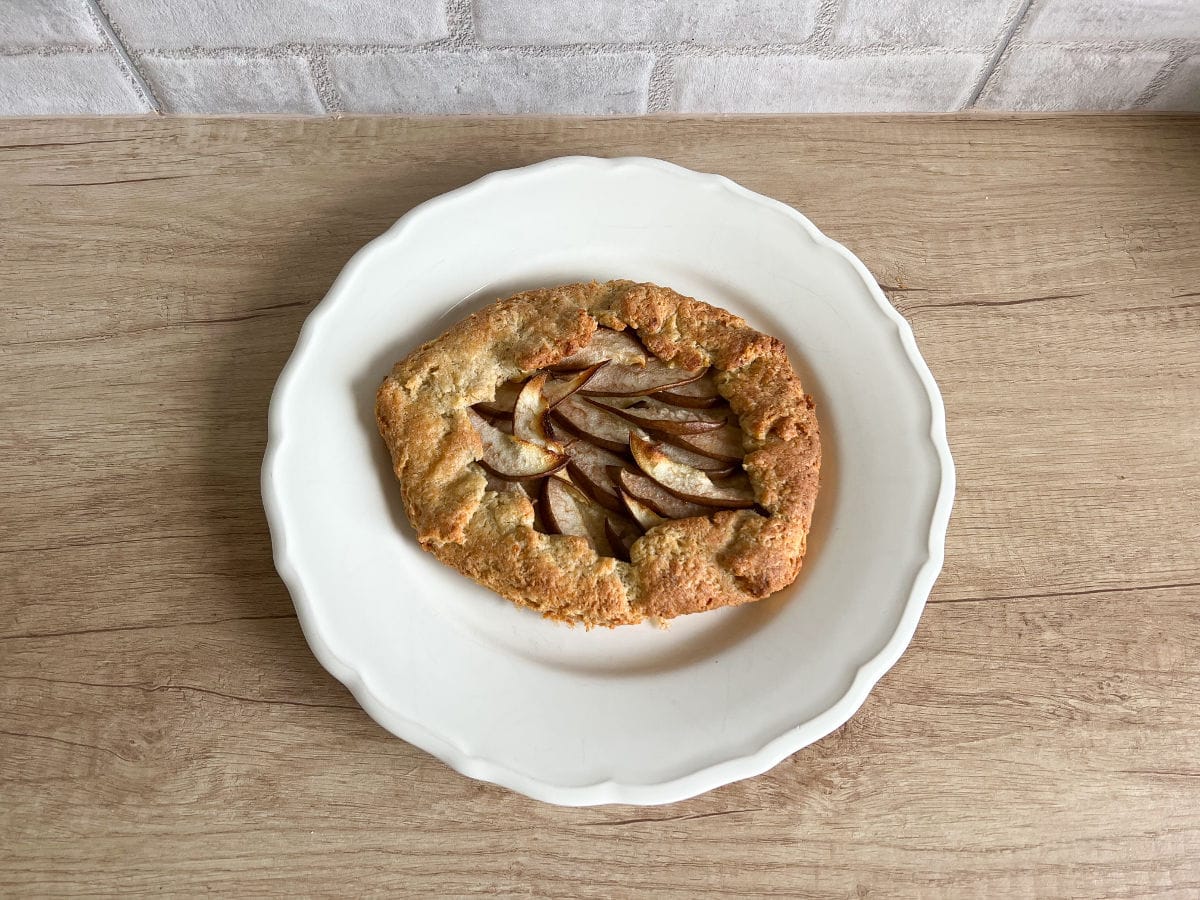 Tarta twarogowa z gruszką